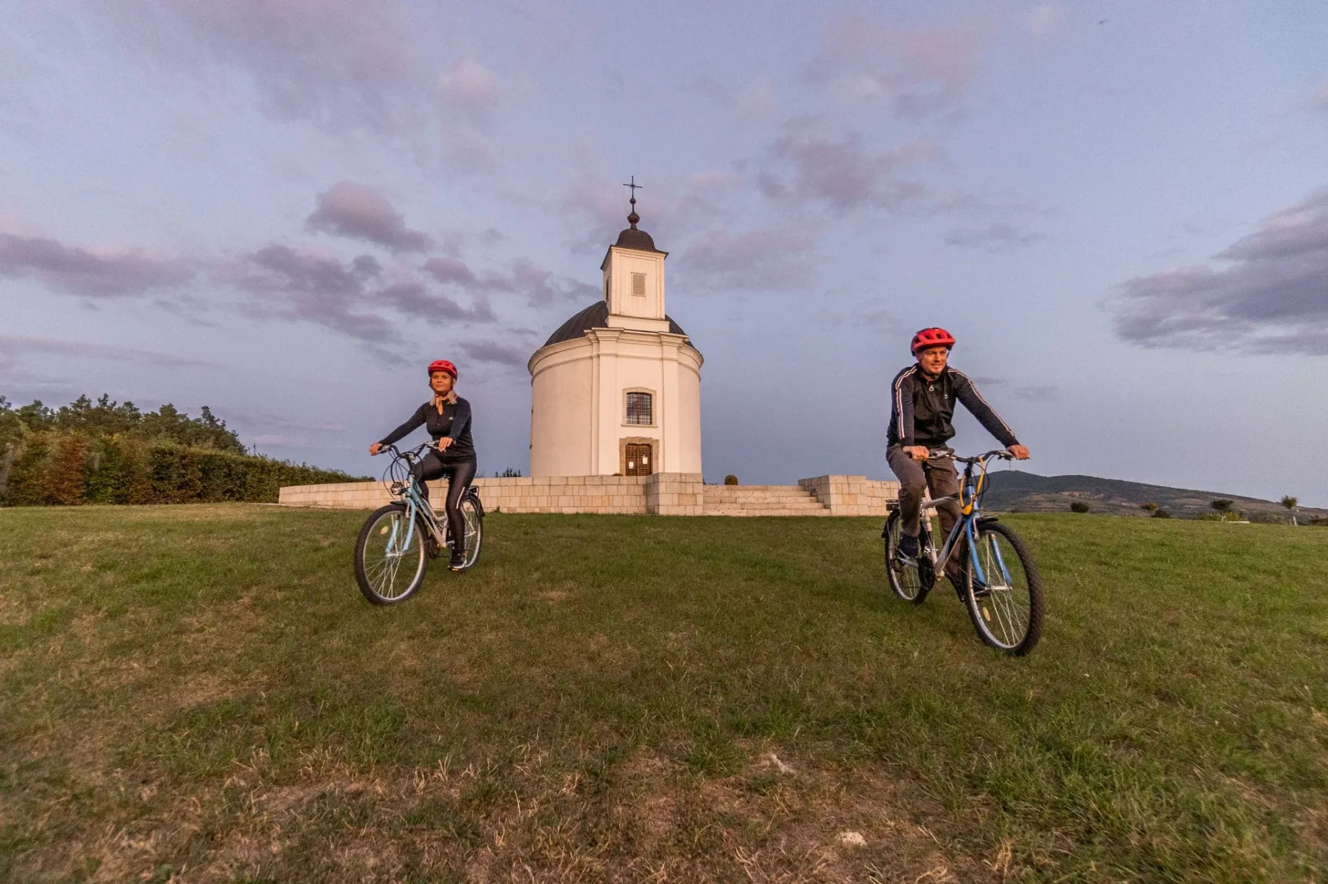 (forrás: https://aktivkalandor.hu/turatipp/tokaj-kornyeki-bringas-panoramatura/ )